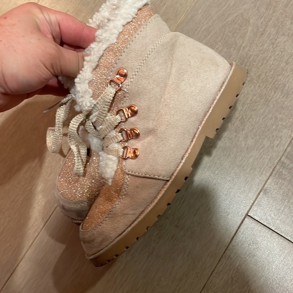 Beige boots with glitter soft inside - Picture 3 of 3